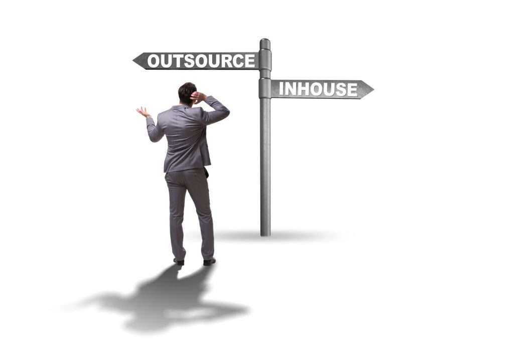 inhouse-vs-outsourcing